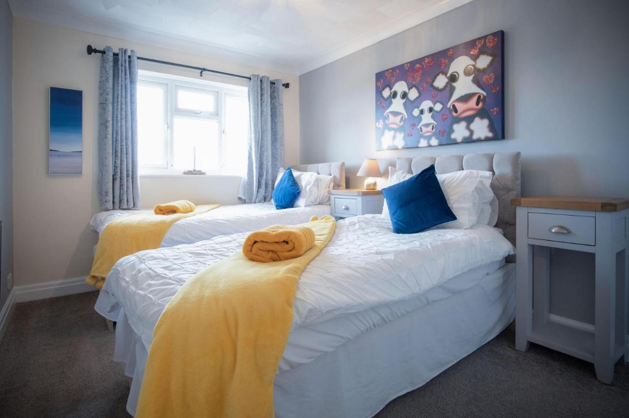 North Beach Heights - 2 Bedroom Penthouse - Tenby Esterno foto