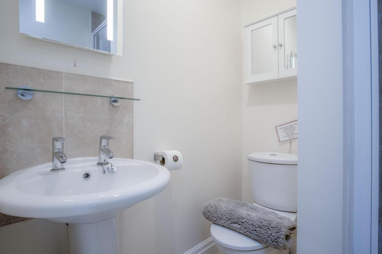 North Beach Heights - 2 Bedroom Penthouse - Tenby Esterno foto
