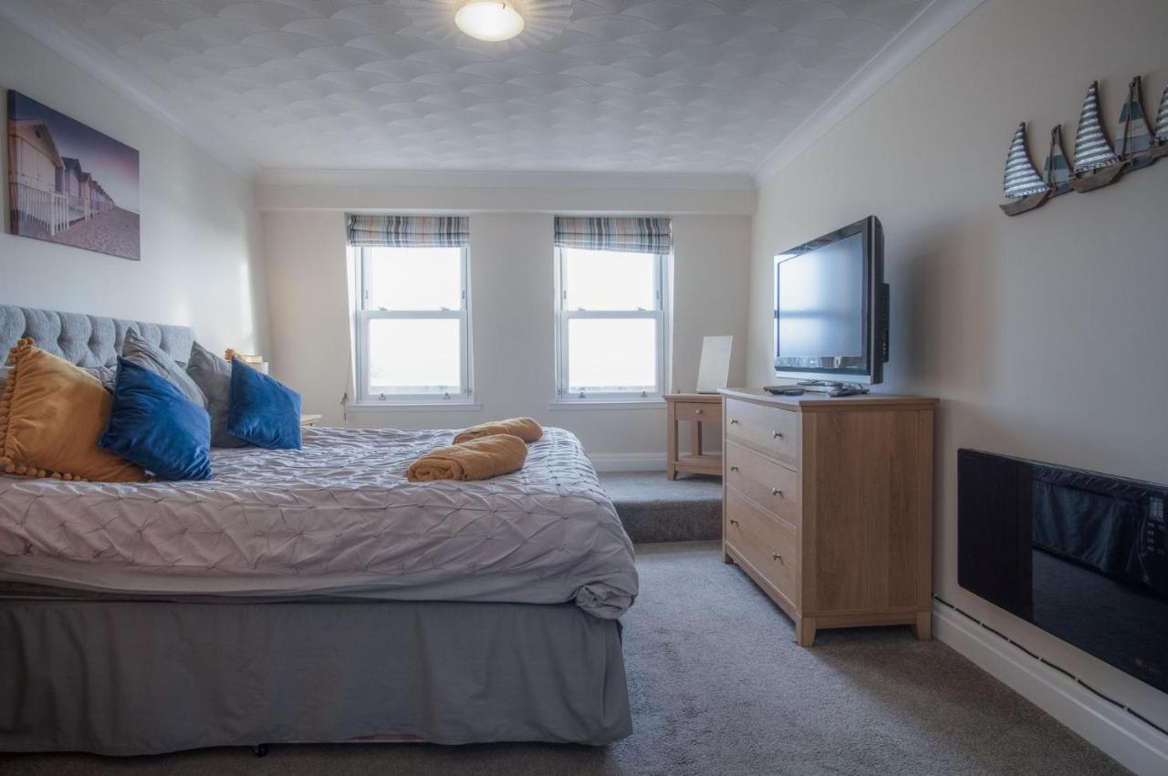 North Beach Heights - 2 Bedroom Penthouse - Tenby Esterno foto