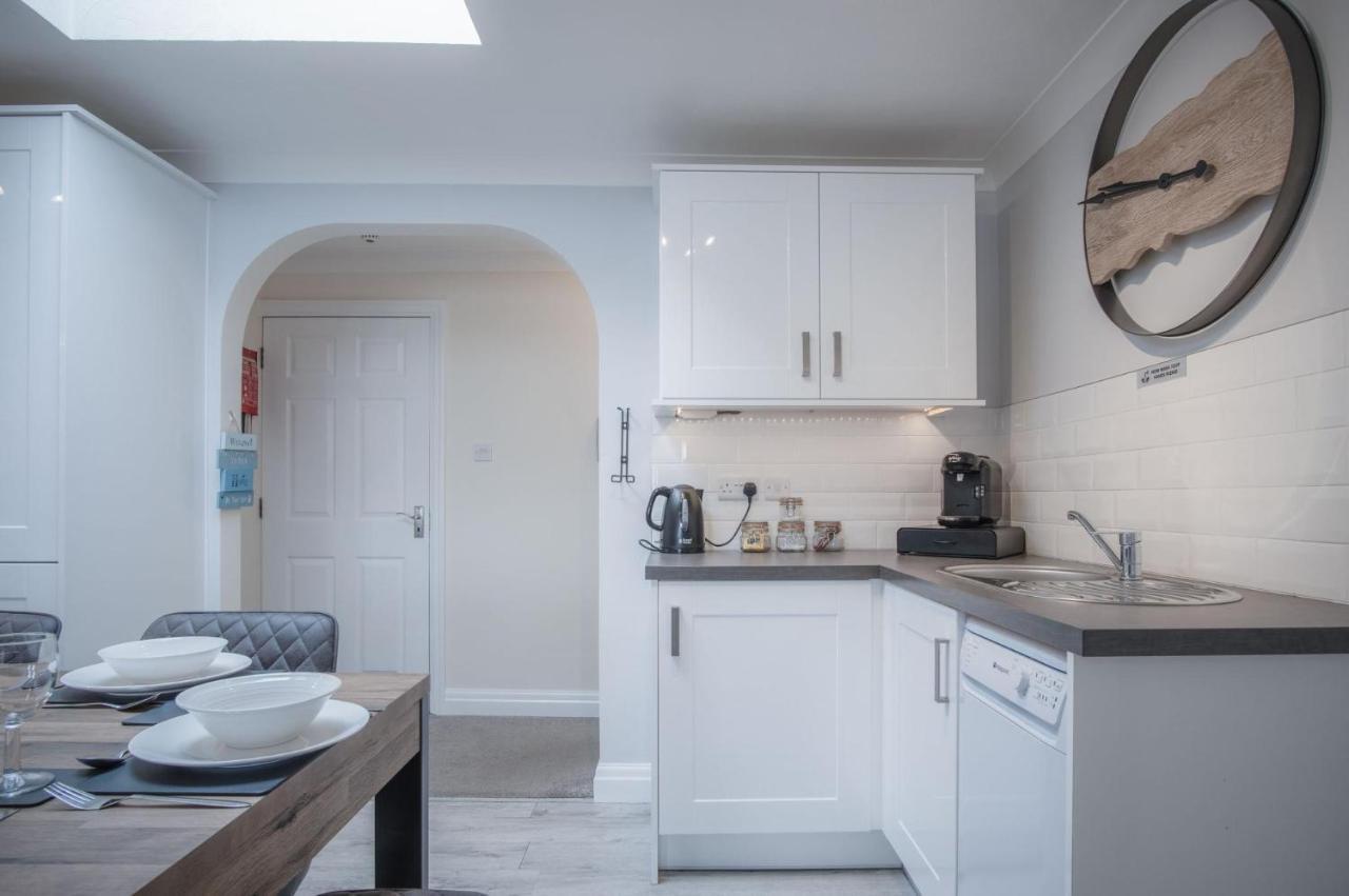 North Beach Heights - 2 Bedroom Penthouse - Tenby Esterno foto