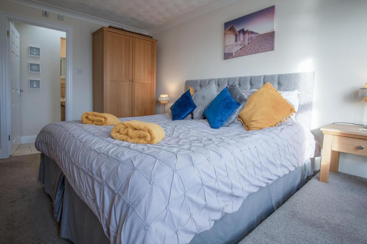 North Beach Heights - 2 Bedroom Penthouse - Tenby Esterno foto