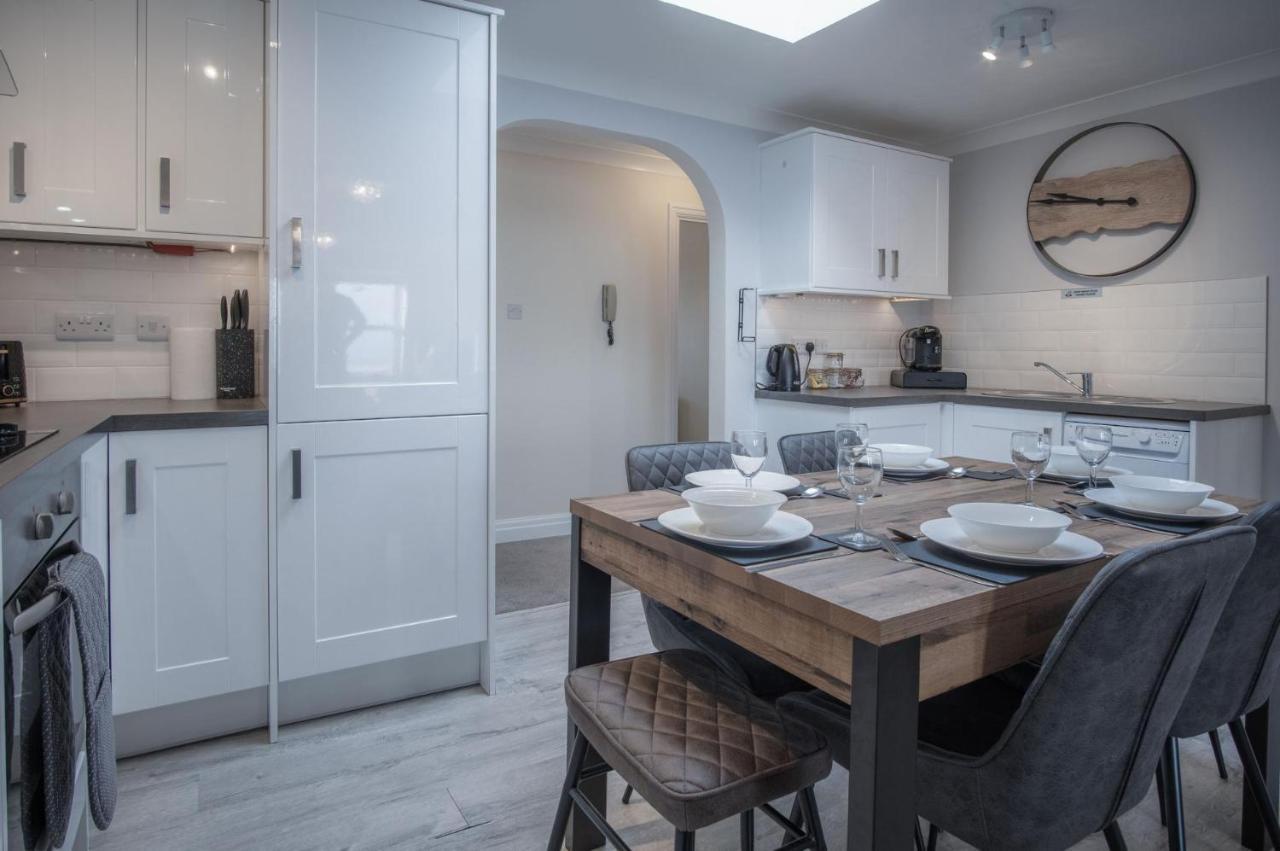 North Beach Heights - 2 Bedroom Penthouse - Tenby Esterno foto