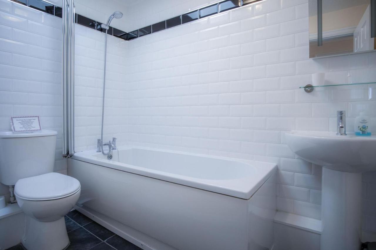 North Beach Heights - 2 Bedroom Penthouse - Tenby Esterno foto