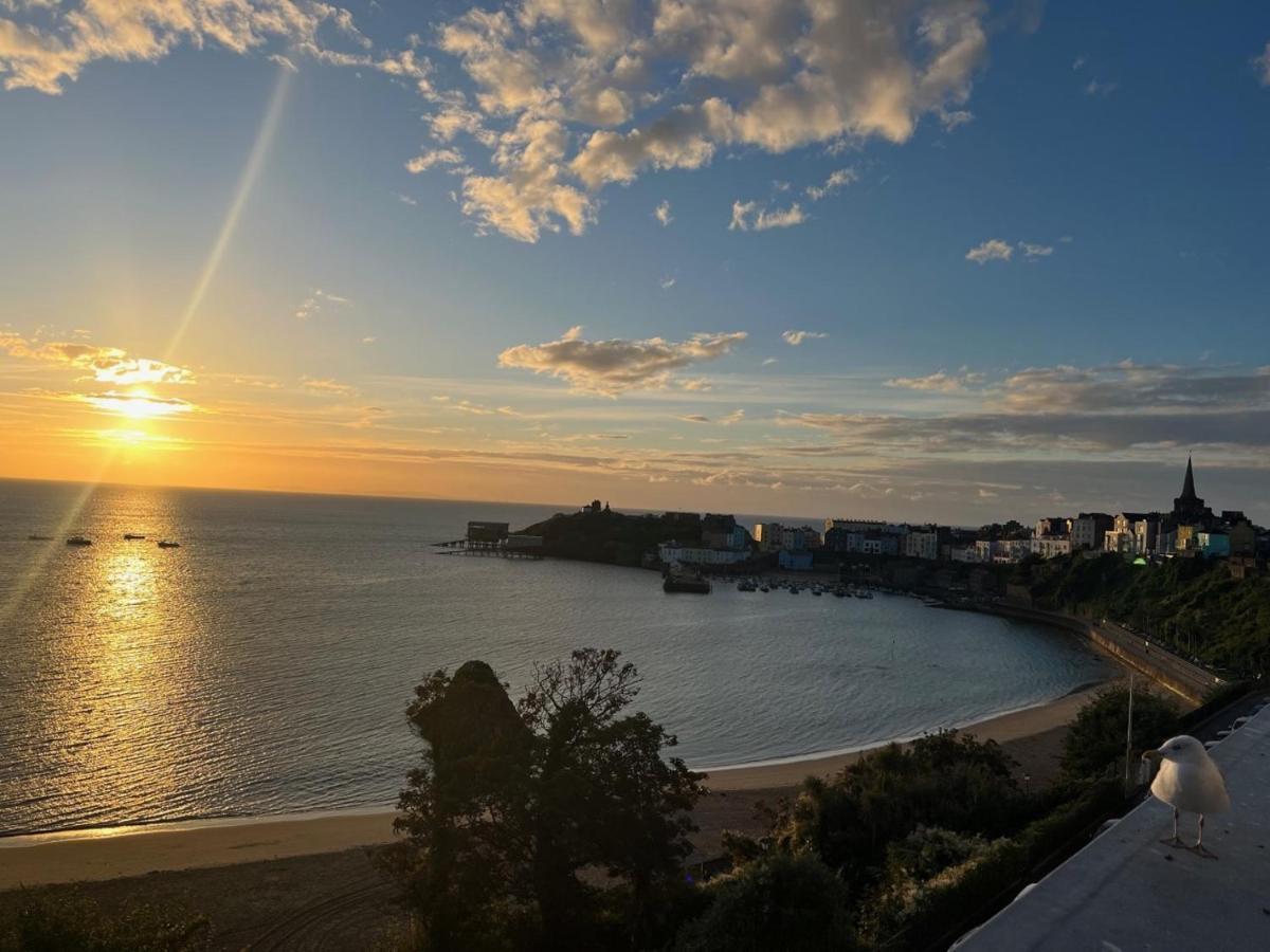 North Beach Heights - 2 Bedroom Penthouse - Tenby Esterno foto
